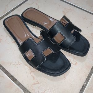 Hermès Oran Sandals
